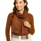 CLASSIC FRINGED brązowy szal damski wiskoza orzech MORAMO